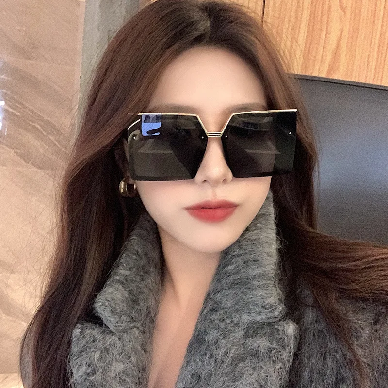 2024 Personalized Women Large Frame Sunglasses Fashionable Large Frame Square Sunglasses UV Resistant Frameless Sunglasses