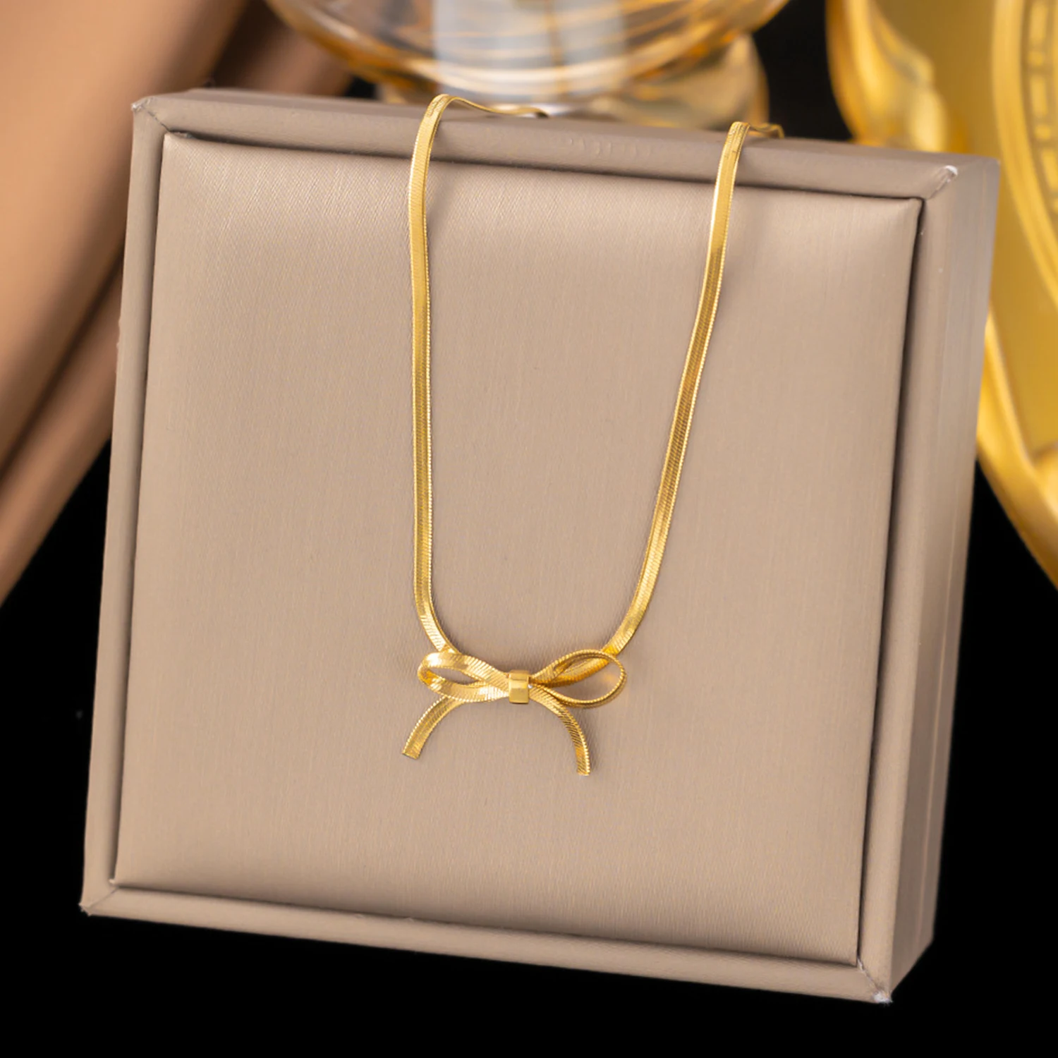 

2024 Charm France Style Bowknot Sexy Clavicle Choker Gold Color Flat Snake Chain Bow Necklace Stainless Steel Valentine Gifts