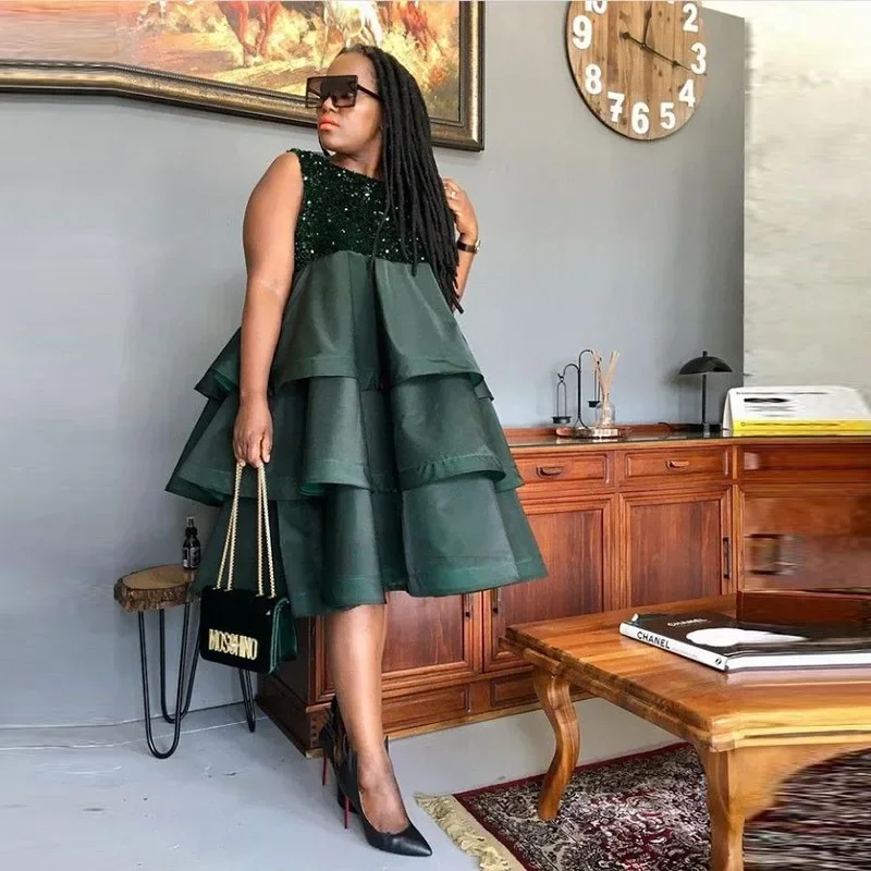 

Sparkly Dark Green Short Prom Dresses Sleeveless Tiered A Line Evening Gowns Sequined And Satin Formal Party Dress Robe De Soire