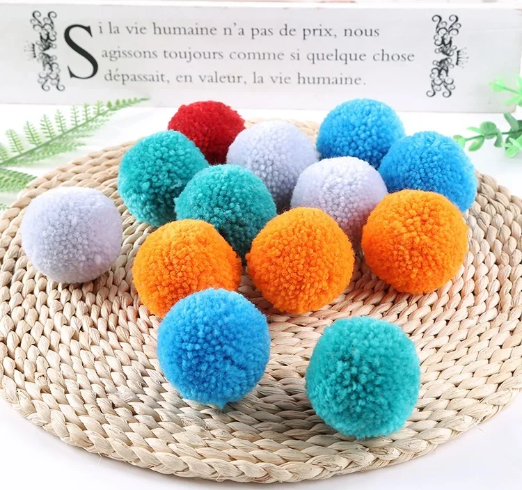 Christmas Yarn Pom Poms Balls for DIY Handmade Crafts Home Christmas Thanksgiving Party Holiday Hanging Decorations