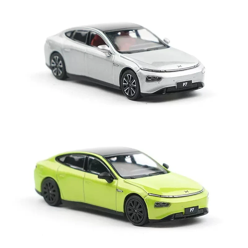 

XCarToys 1:64 XPENG P7 Green /Silver Model Car
