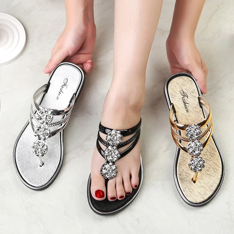 Women's Rhinestone Floral Flip Flops Outdoor Sandals Anti-Slip Flat Bottom Pedal Beach Shoes Comfortable Slip-On Summer Footwear