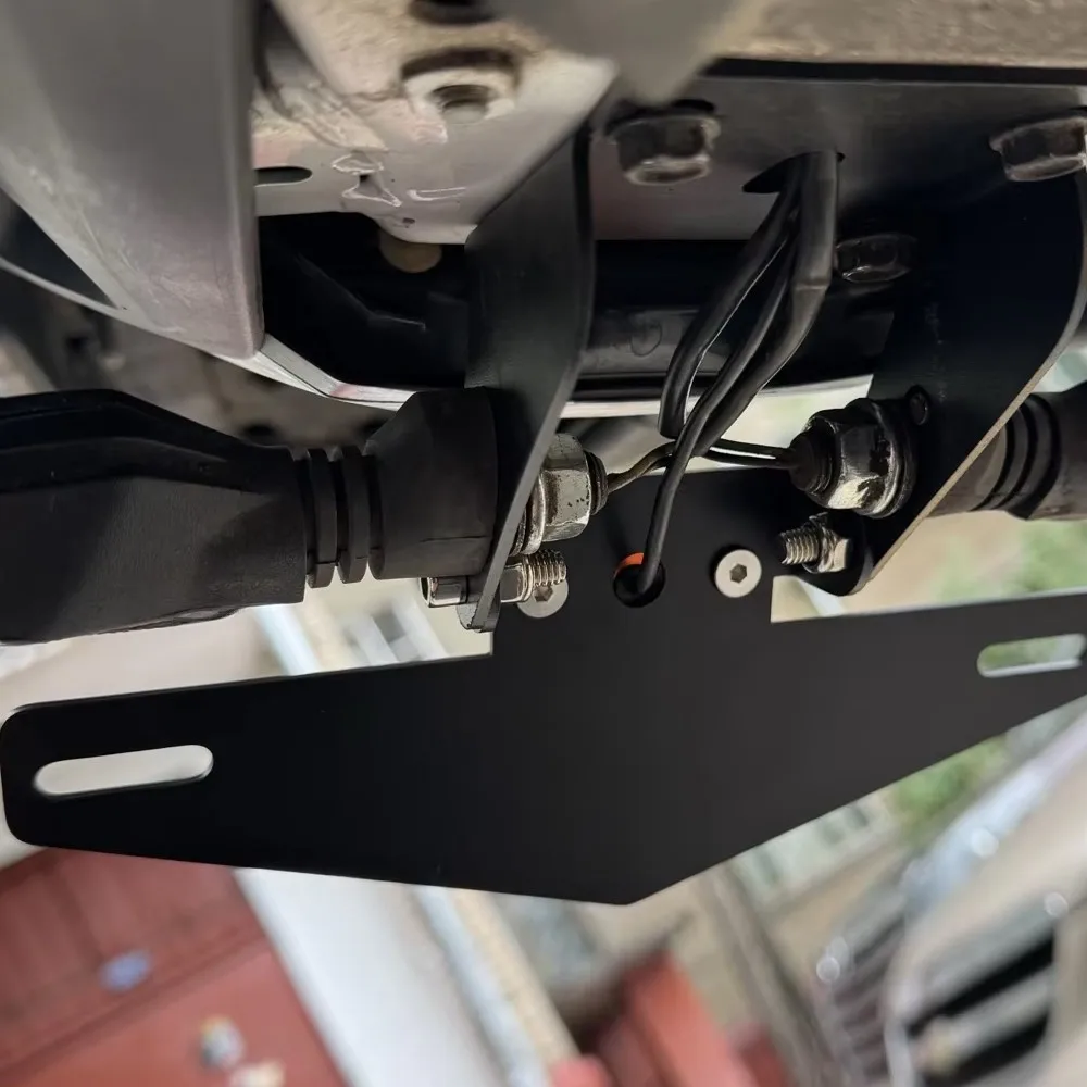 KTM DUKE 125 250 390 200 Duke390 20172026 2025 2024용 LED 라이트가 있는 오토바이 리어 라이센스 플레이트 테일 프레임 홀더 브래킷
