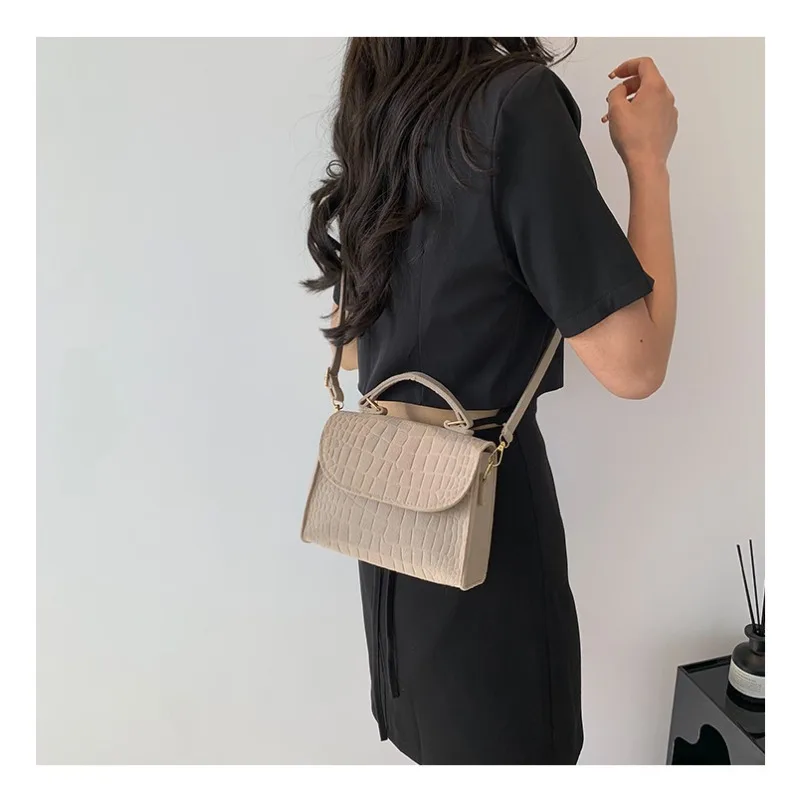 Fashion Handheld Small Square Shoulder Bag for Women New Trendy Korean Pattern Shoulder Bag Simplified Felt Small Crossbody Bag
