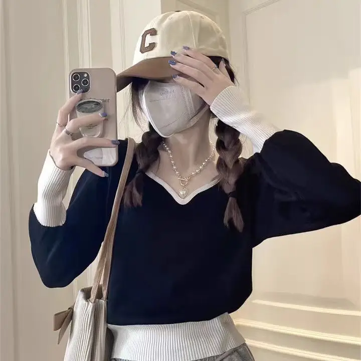 Suéter com decote em V para mulheres 2025 Nova camisa base de primavera e outono Top curto exclusivo e versátil