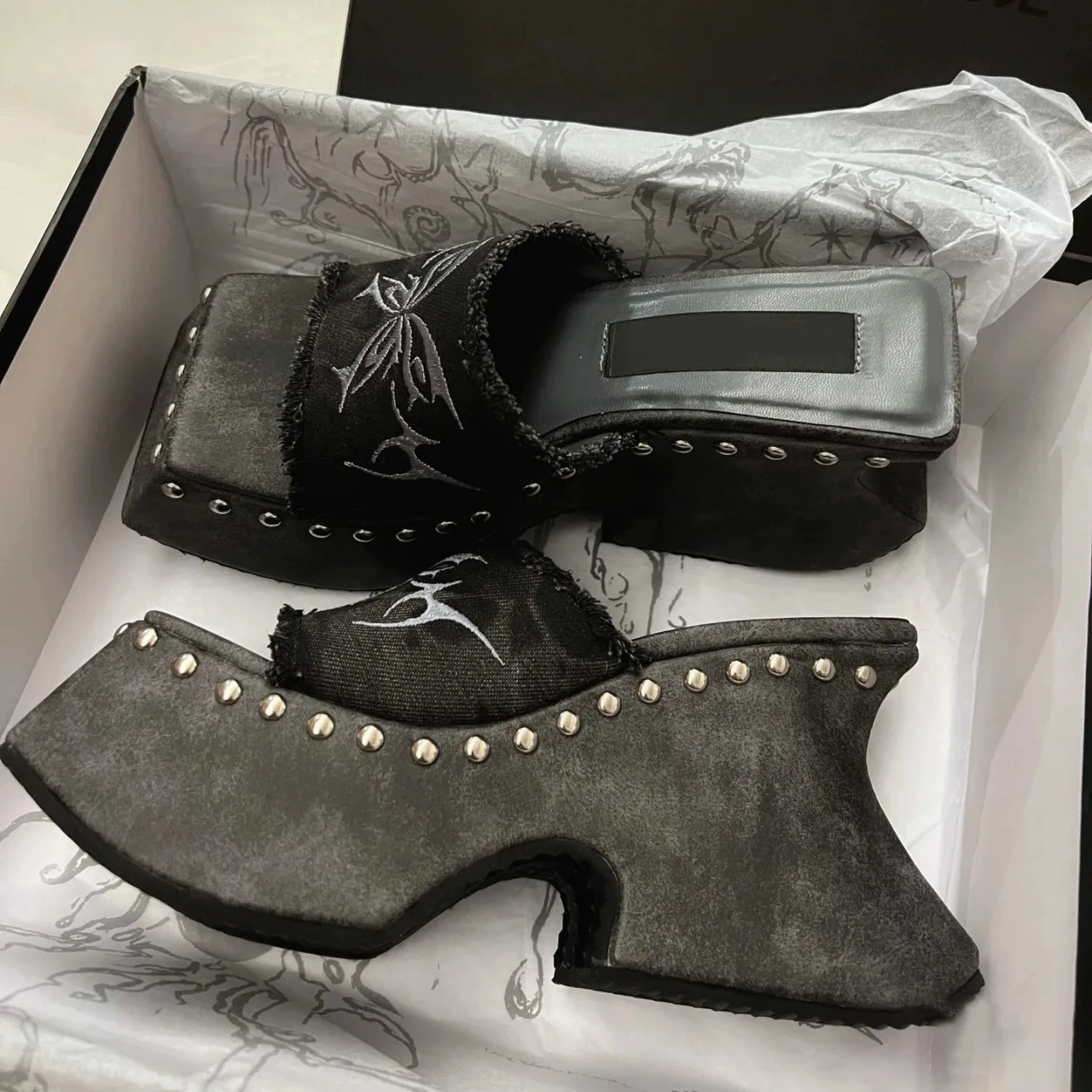 

Retro Punk Spice Girls Chunky Heel Sandals Raw Edge Bow Platform Slippers Open Toe Women Summer Outdoor Wear Leather Shoes