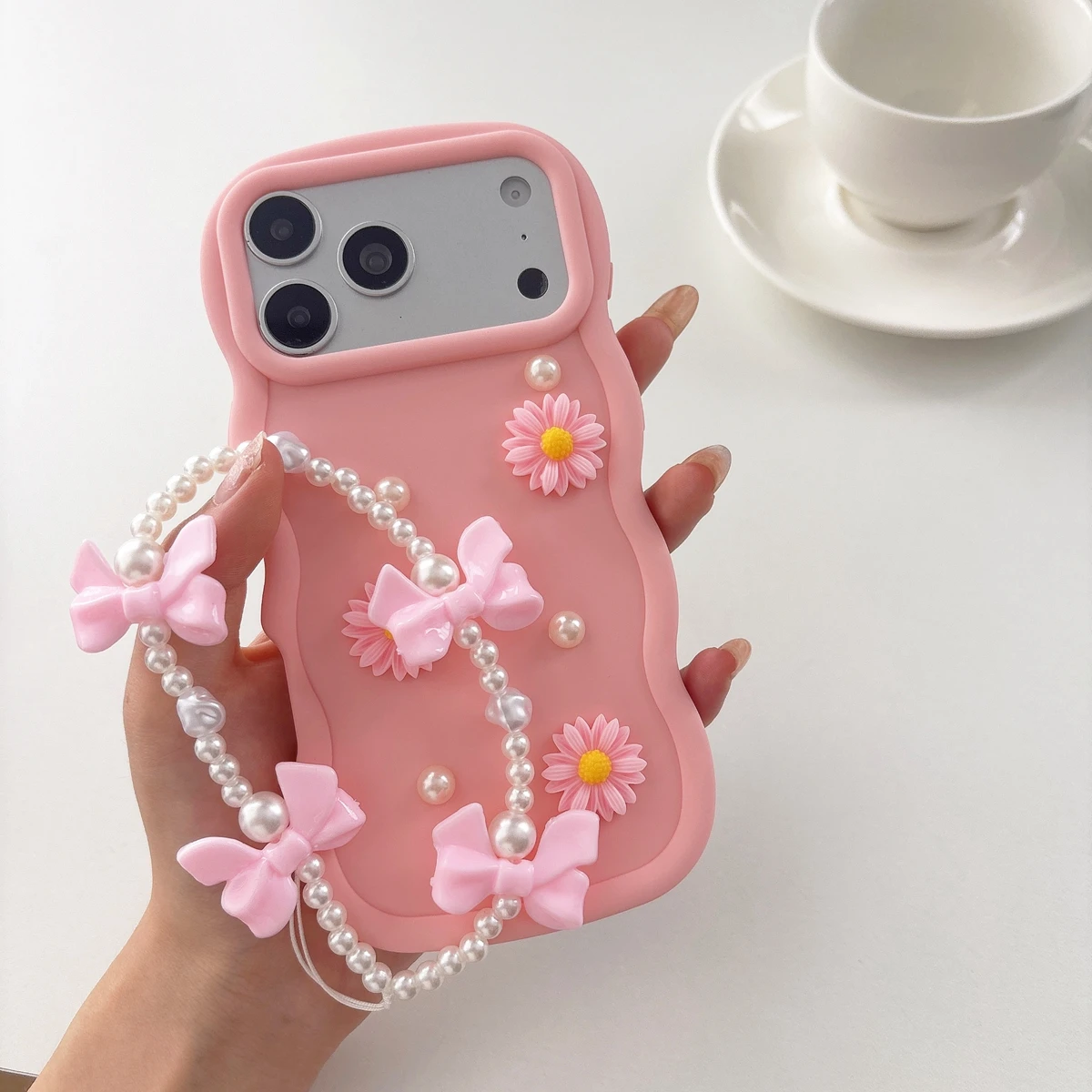 Elegant Flower Pearl Chain Phone Case with Wave Design
