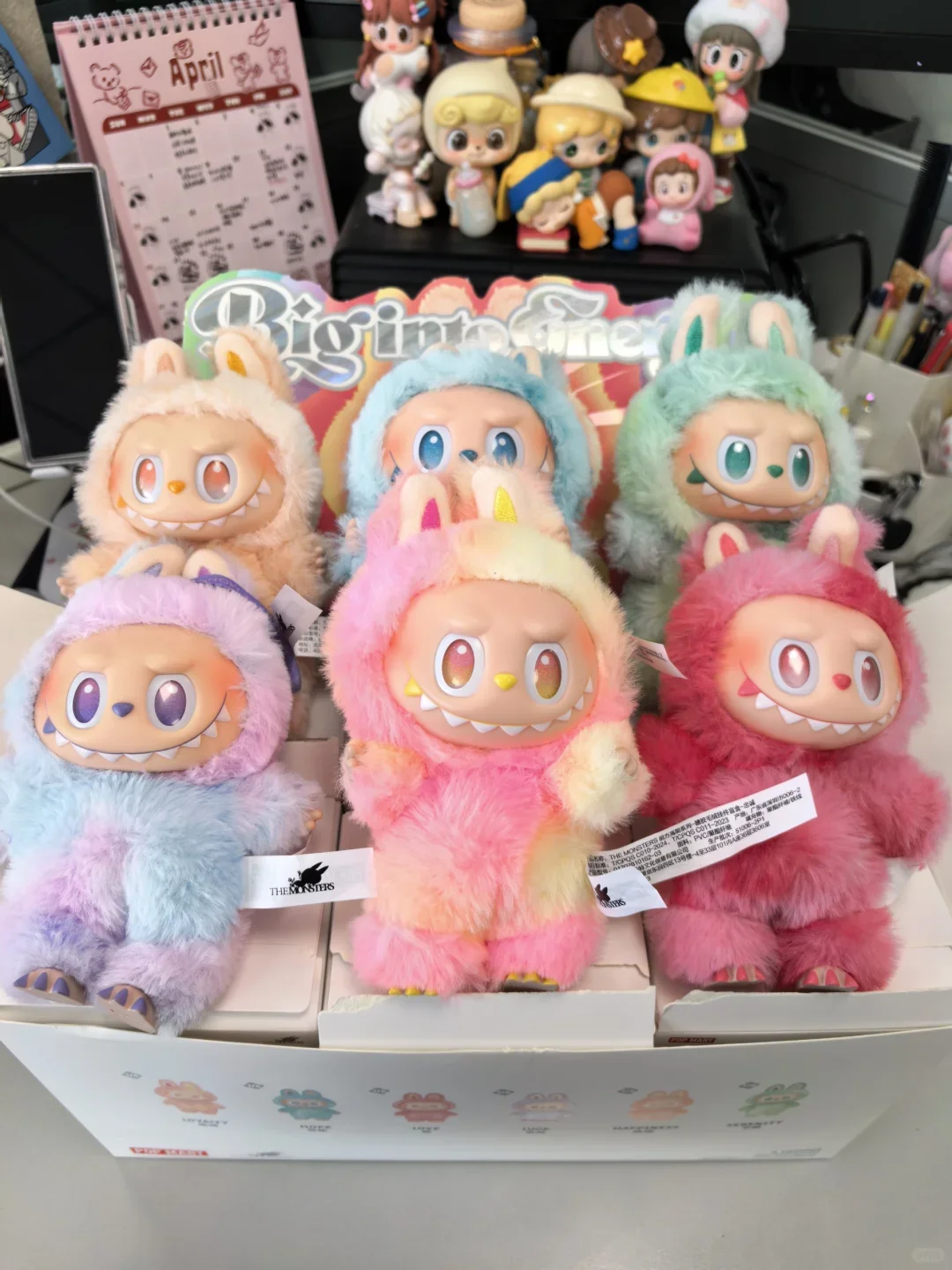 らぶぶ　カラビナ付き ラグジュアリーバッグのキャラデコが空前のヒット！「ラブブ