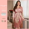 حجم كبير 3XL 4XL 5XL المرأة نايتي و رداء مجموعة مثير ثوب النوم طباعة طويلة البشكير الحمالة فستان النوم فضفاض الحرير الجليد ملابس المنزل