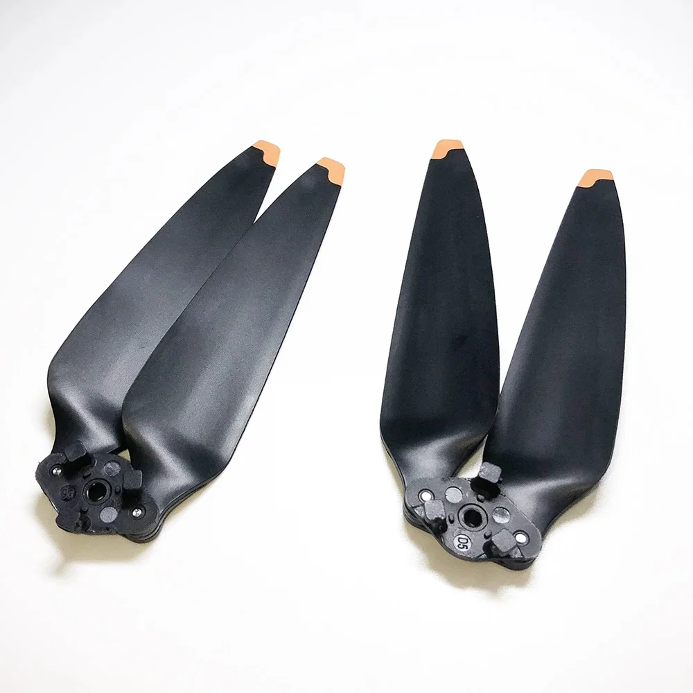 Hélice DJI Air 3S faible bruit détaillée, montrant le moyeu et les pales en rotation.