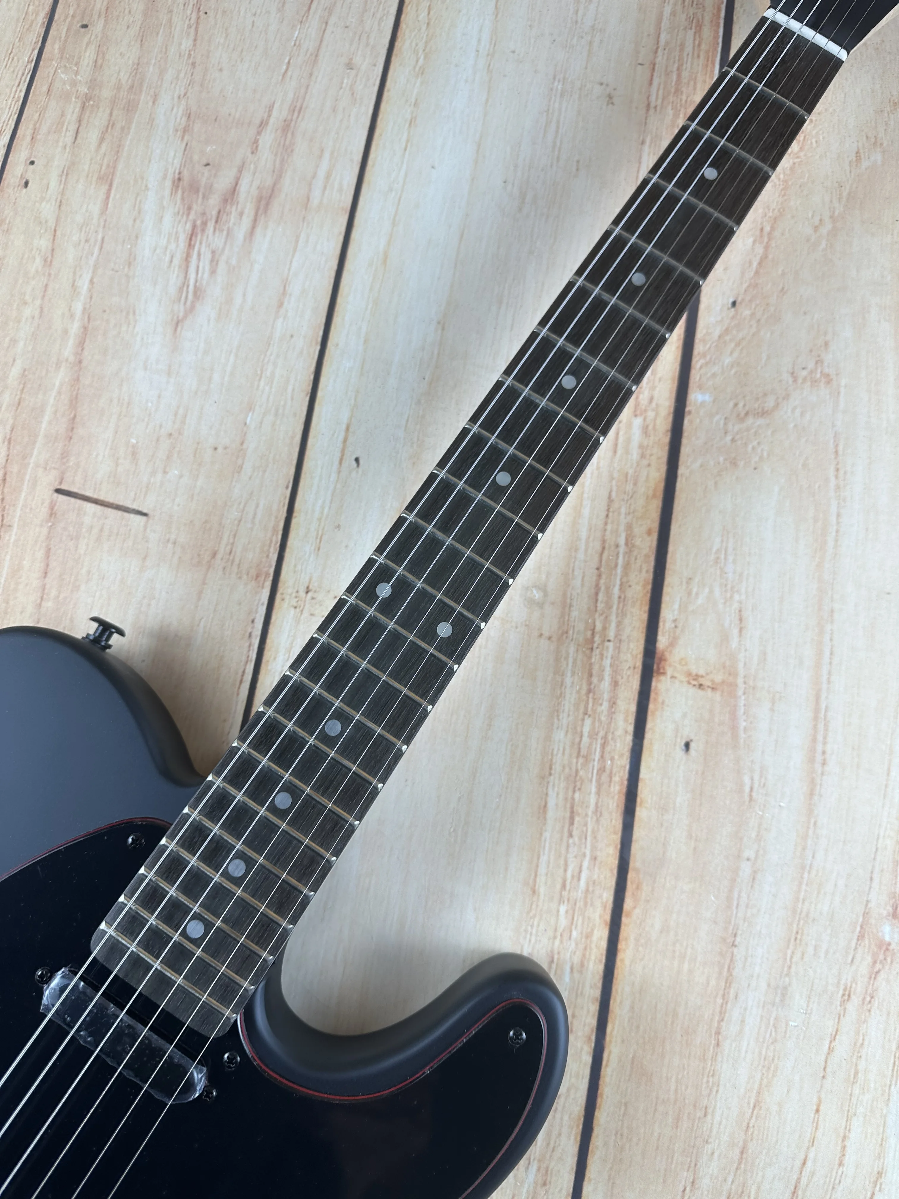Telecast Electric Guitar imported paint red and red body edging imported alder body Canadian maple neck