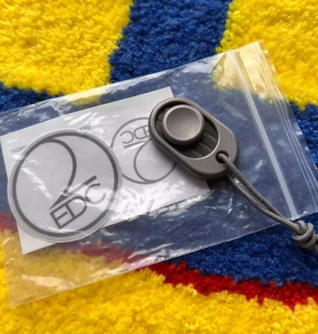 

Used EDC TWO EDC Titanium PUSH Decompression toys