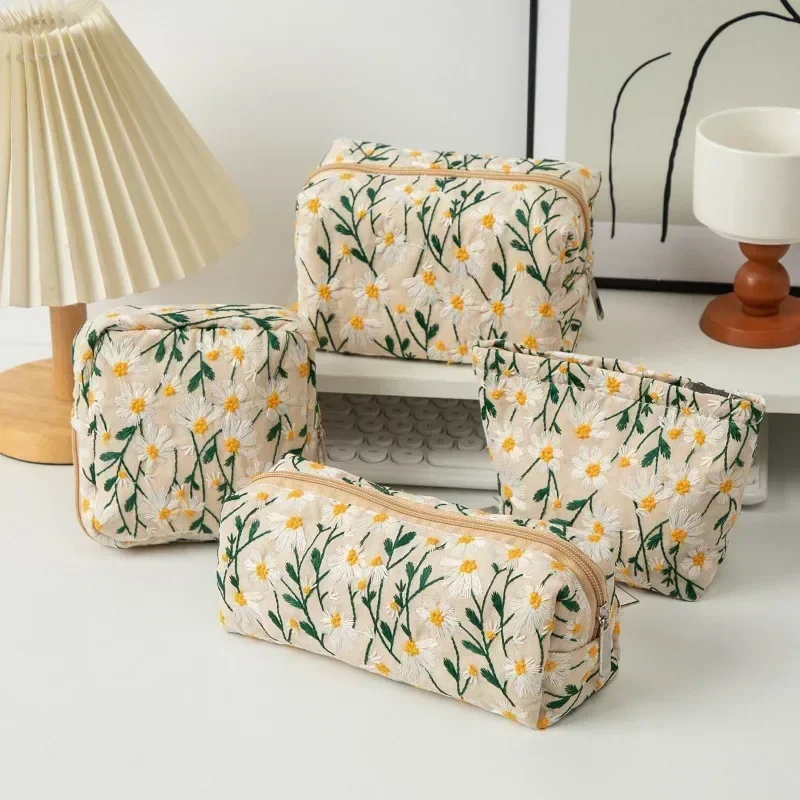 Ins Women's Canvas Makeup Organizer Bags Zipper Wash Skincare Storage Bag Case Daisy Embroidery Girl Pencil Case 2