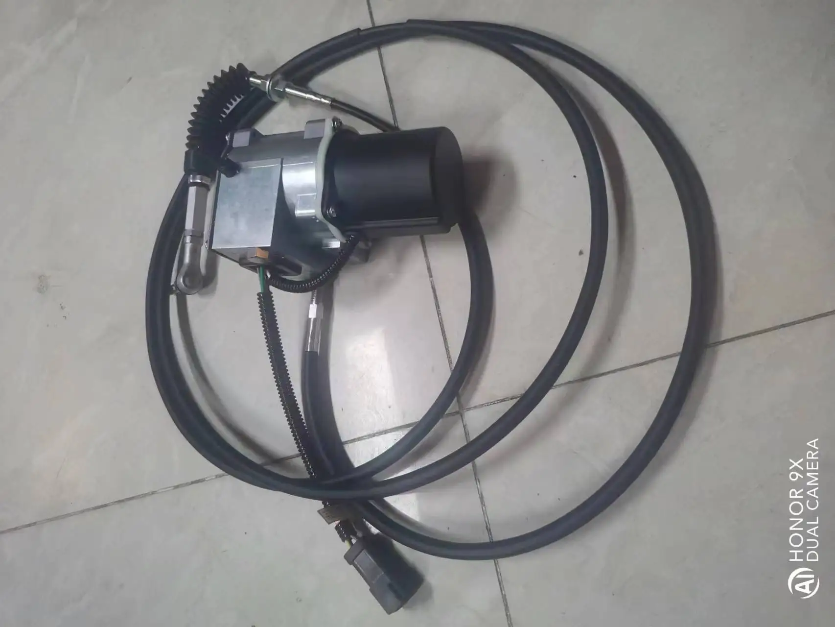 21EN-32200 11E9-62010 Throttle Governor Motor Accelerator ASSY for Hyundai ROBEX R220LC-5 R130LC-5 R227LC-5 Excavator