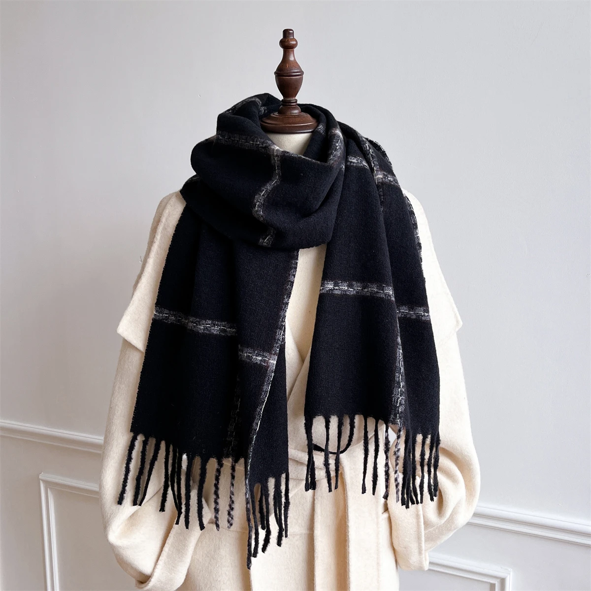 New Embossed Cashmere Women's Winter Scarf Warm Chunky Shawl Luxury Designer Tassels Pashmina Bufanda Lady Wrap Man Scarves