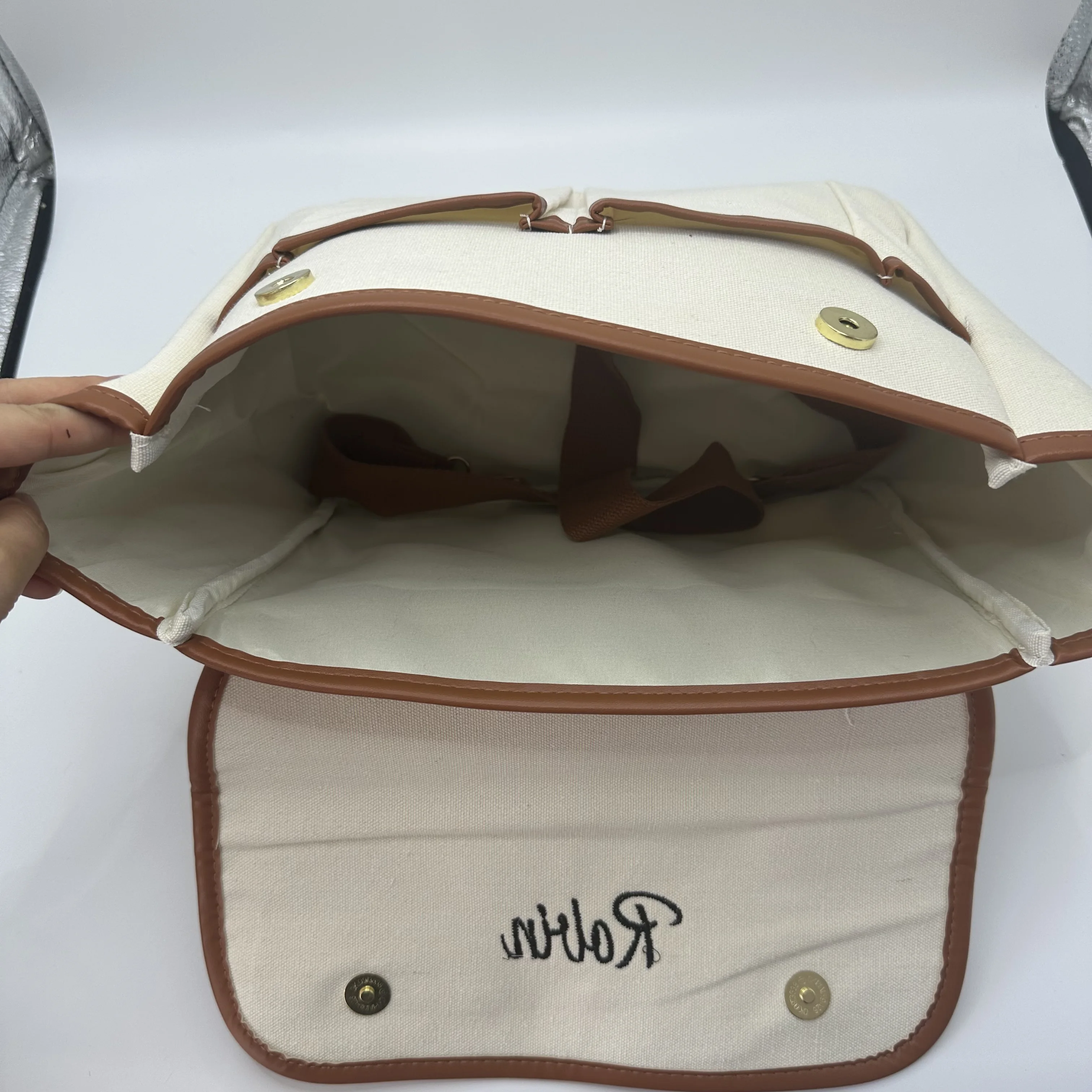 Personalized Mommy Bag Large Capacity Multi functional Leisure Maternal and Child Bag for Outgoing Crossbody Mom Tote Bag 3