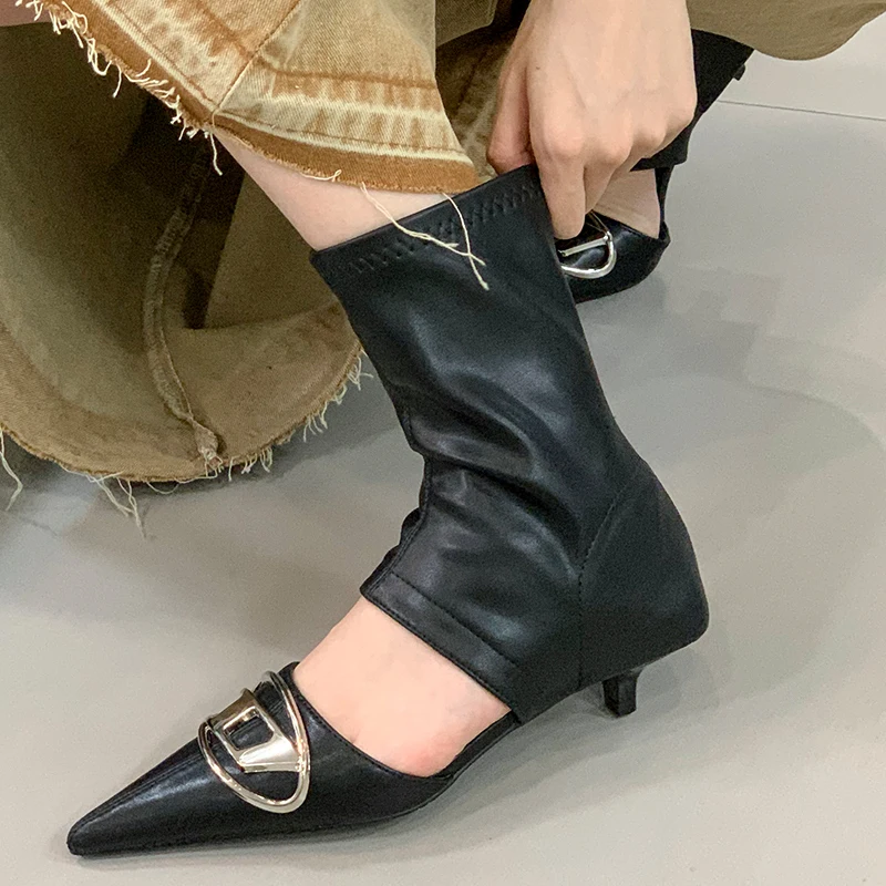 low heel pointed toe boots