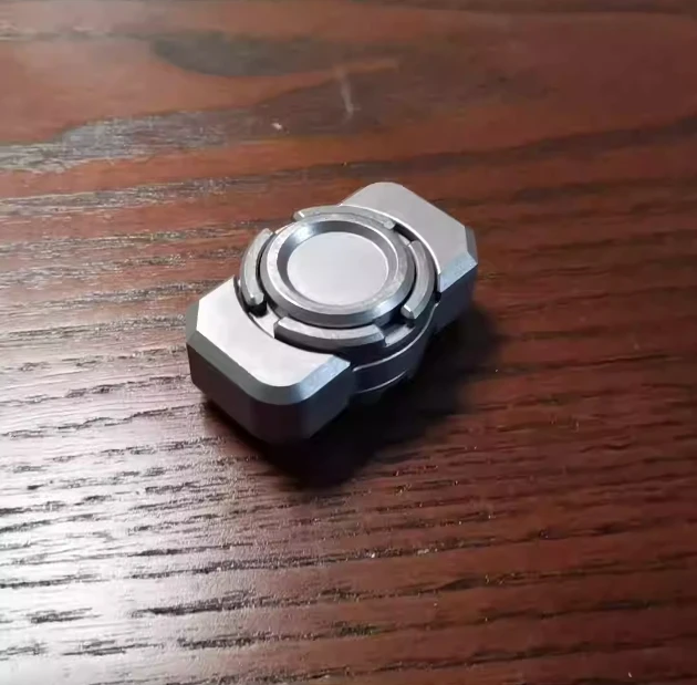 

Бывший в употреблении EDC Ccedc Спиннер из титанового сплава, гироскоп для пальцев, декомпрессионные игрушки