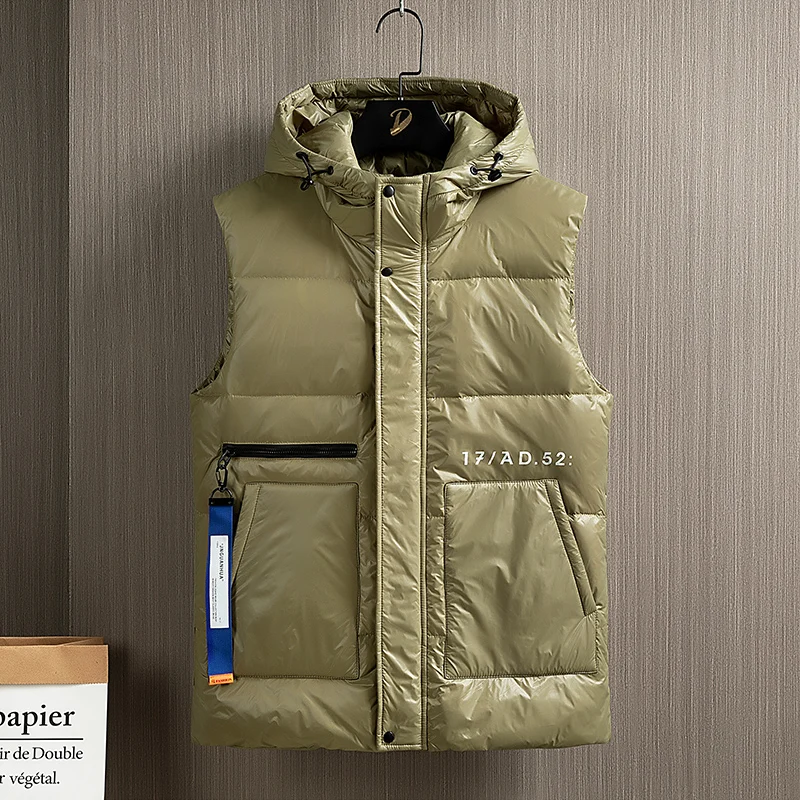 Рисунок 4 - Мужской однотонный пуховик с капюшоном