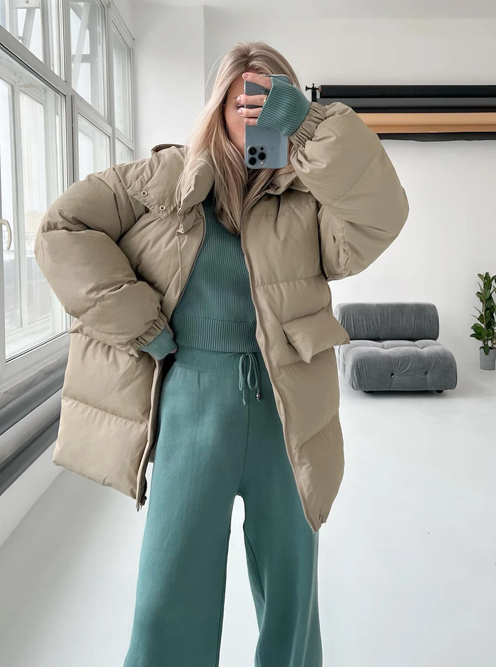 女性の冬のバブルコートダウンロングパッド入り服無地ブラックジャケットフグ暖かい厚い冬のパーカー ダウンコート レディース ロングコート 冬 超ロング ダウン