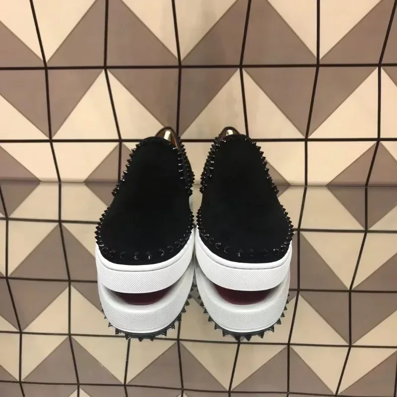 Low Cut Mens Luxury High Quality Trainers Driving Spiked Bar Black Suede Genuine Leather Circle Rivets Flats Sneakers Shoes