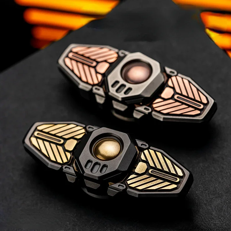 

Fingertip Spinner EDC Opening and Closing Structure Push Card Office Decompression and Decompression Artifact Adult Metal Toy