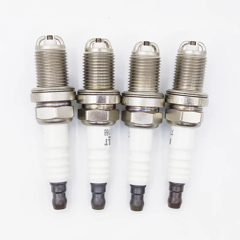 4pcs 7700500168 Normal Spark Plug For Renault Clio II 1998 Kangoo 1997 1.0/1.2/1.4/1.6L Laguna I