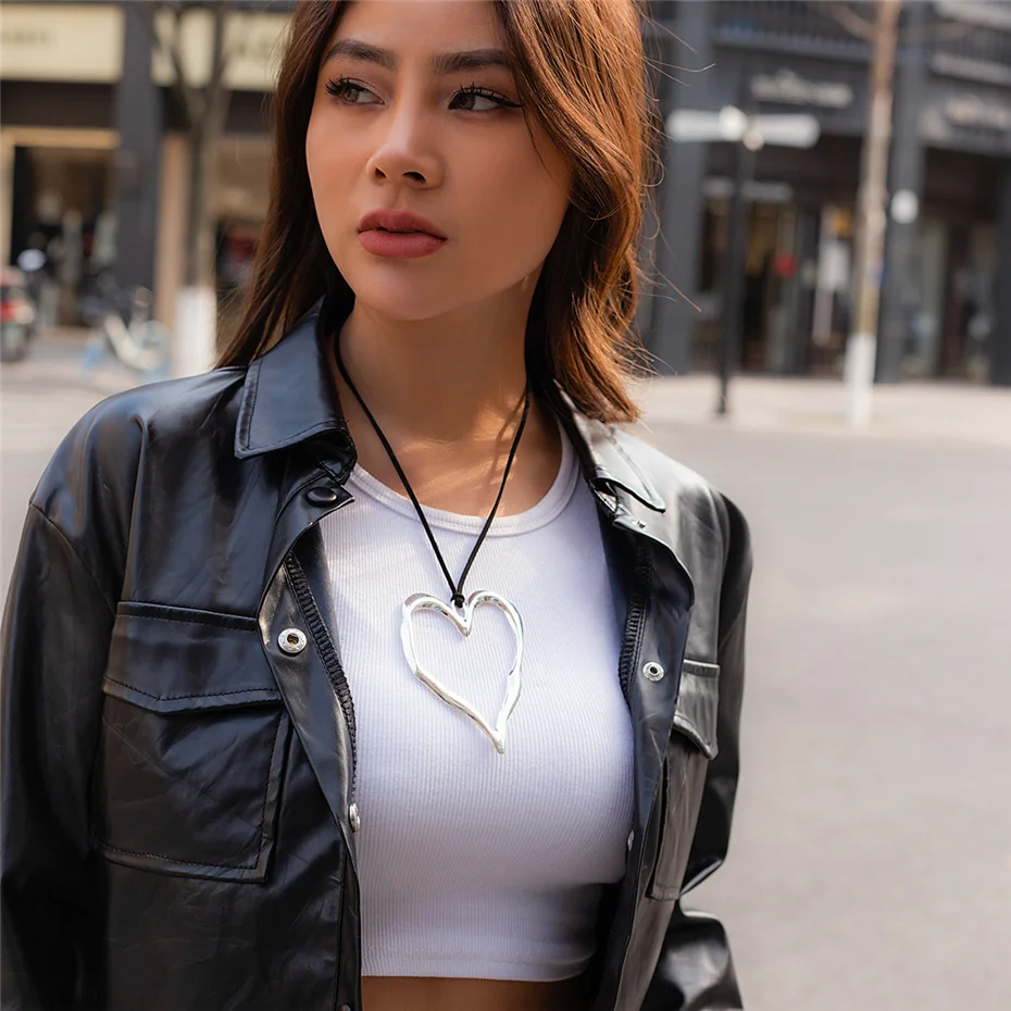 Ingemark Übertrieben Großen Hohlen Liebe Herz Anhänger Choker Halskette für Frauen Gothic Verknotet Bowknot Einstellbare Kette Y2K Schmuck – Detail 9