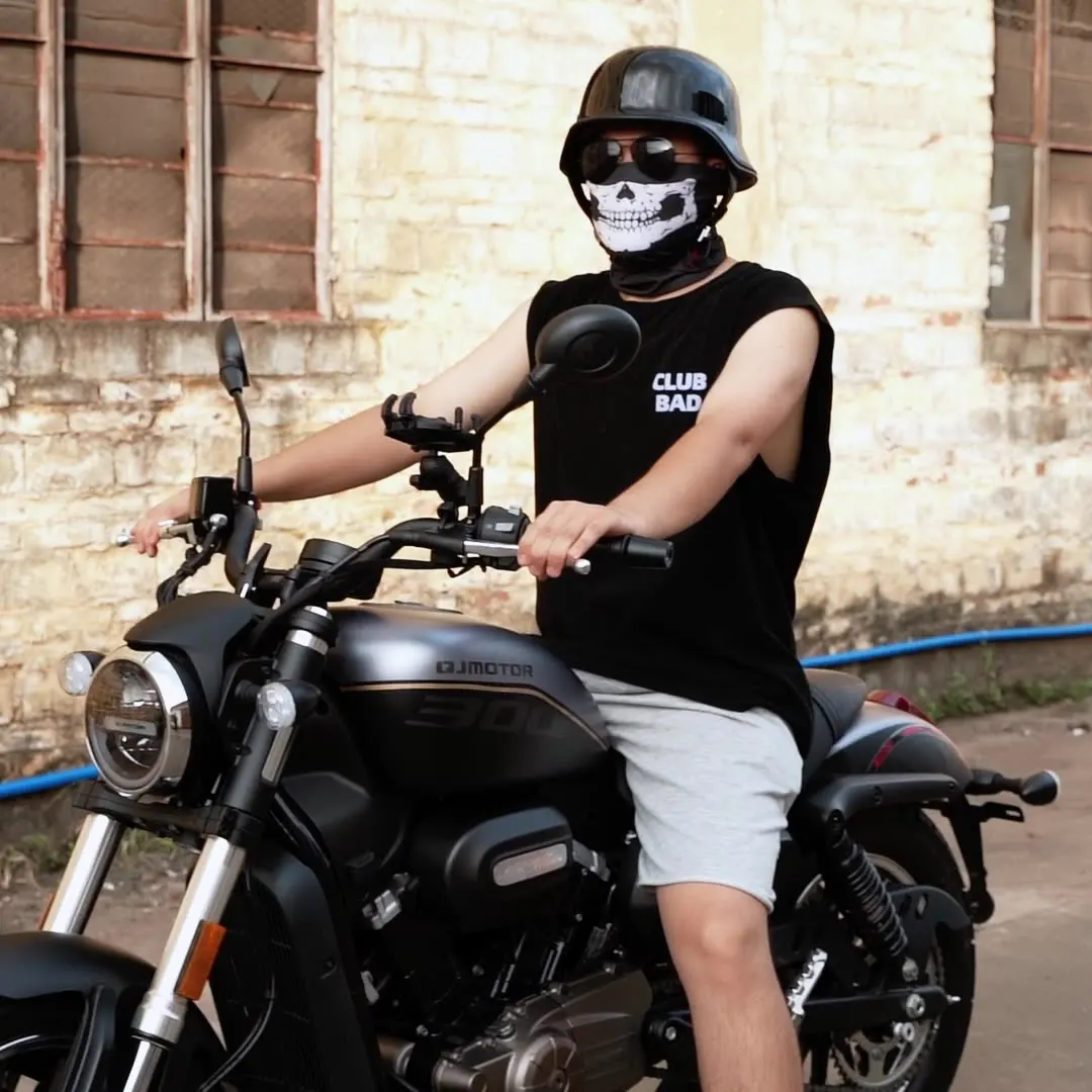 装飾的バイクヘルメット 1-43-1000x667.jpg?v=1735014579