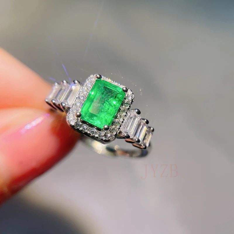 

Natural emerald ring niche design French light luxury high sense of fashion sterling silver ladies index finger ring