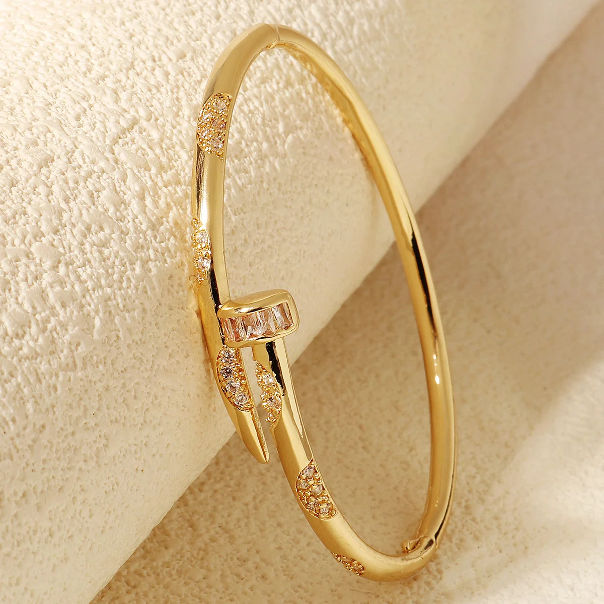 Copper And Zirconium Studded Bracelet Clip Design Fashion Women's Bracelet Daily Jewelry Accessories zircon bracelet,bangle bracelet