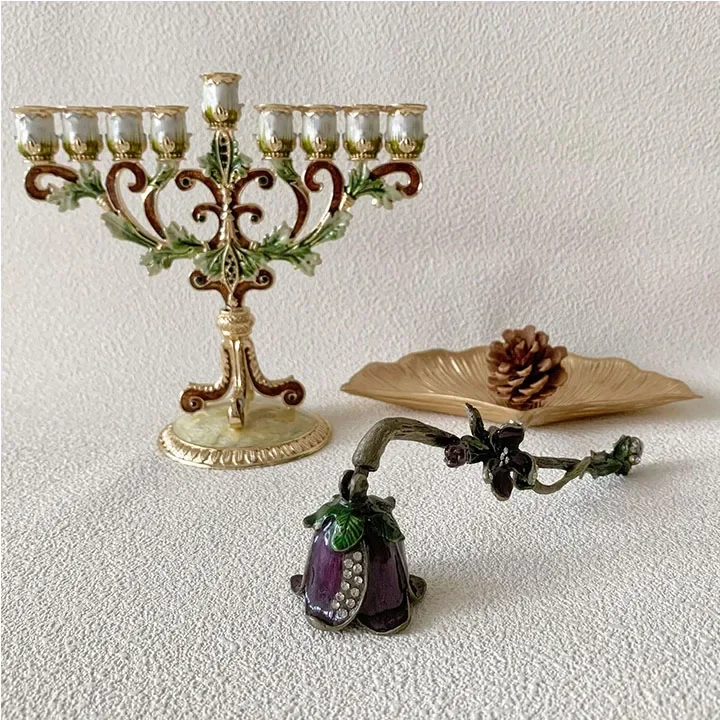 Exquisite Purple Flower Candle Snuffer Metal Fire-Extinguisher Retro Decor Enamel Gilt Craft Rhinestones Ornament Creative Gifts