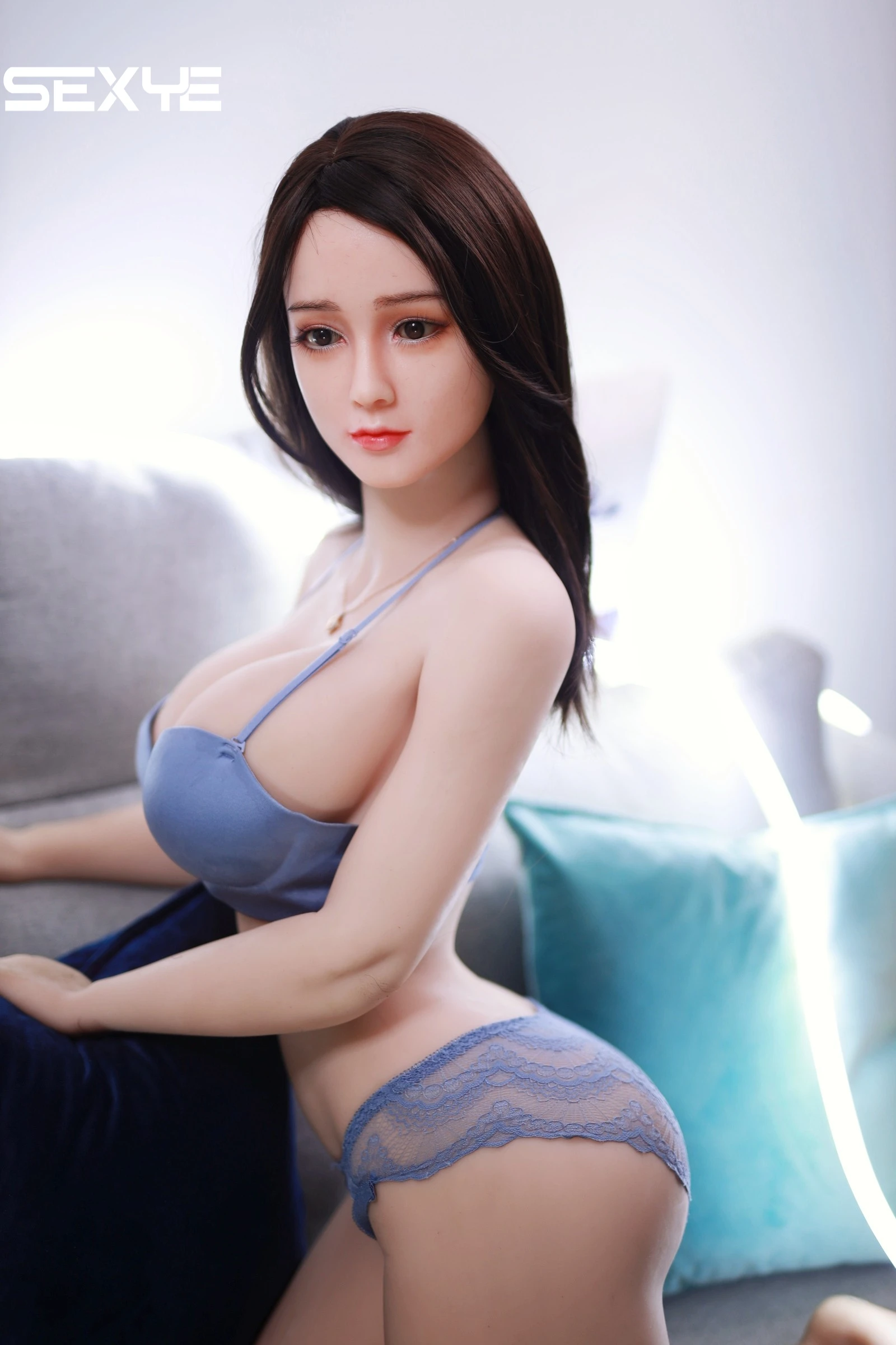 Рисунок 3 - Секс-кукла с имплантированными волосами SEXYE 161 см