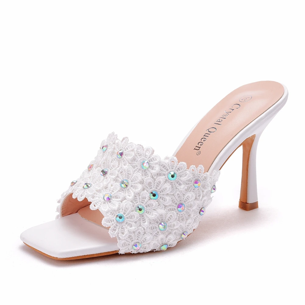 

Босоножки женские свадебные с квадратным носком, дизайнерские сандалии на высоком каблуке, с кружевом, цветочным принтом, с кристаллами, летние открытые Тапочки