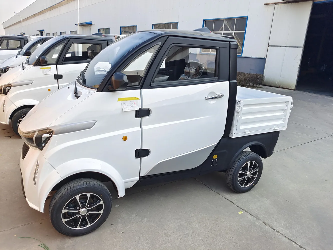 Europe Market Mini Electric 4 Wheels Van With EEC L7e L6e Adults Electric Cars For Food