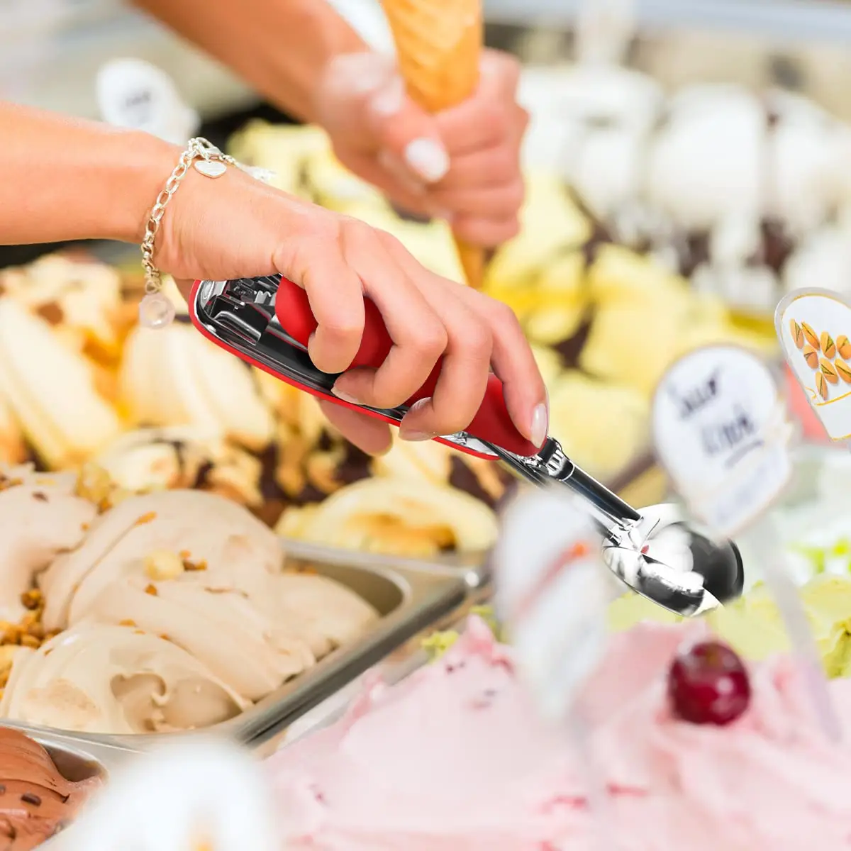 Ice Cream Scoop Stainless Steel Cookie Scoop with Easy Trigger Perfect for Making Ball Shapes for Melon Ball Cupcake Baking ice cream scoop