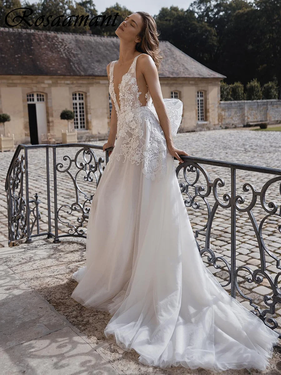 

Romantic V-Neck Backless Wedding Dresses A-Line Sleeveless Appliques Lace Bow Bridal Gowns Robe De Mariée
