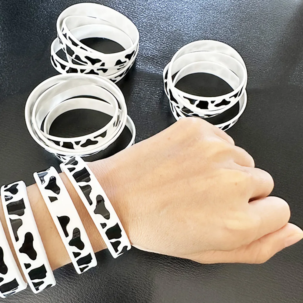

12Pcs Cow Farm Birthday Party Favors Cow Print Rubber Bracelets Silicone Stretch Wristbands Favors School Supplies Boys Girls