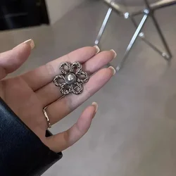 Adjustable Waist Button Set with Elegant Hollow Metal Flower Design (Light black)