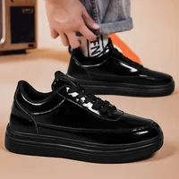 Baskets Homme Designer 2026 en Cuir Verni Or et Noir, Polyvalentes, Semelle Souple, Chaussures de Sport Décontractées, Tailles Grandes 39-47 4