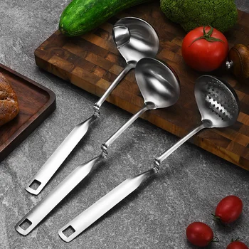 Pentola calda in acciaio inox cucchiaio da minestra cucina Ramen mestoli cucchiai manico lungo scolapasta olio Skimmer paletta per Porridge con gancio 1
