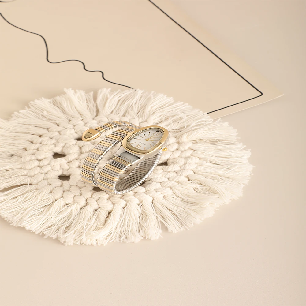 Fashionable full diamond temperament snake shaped diamond inlaid watch for women, versatile and personalized watch for women