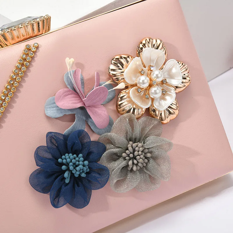 2023 New Women Leather Flowers Evening Clutch Bags Wedding Banquet Shoulder Bags Mini Party Purse 3 Styles Drop Shipping