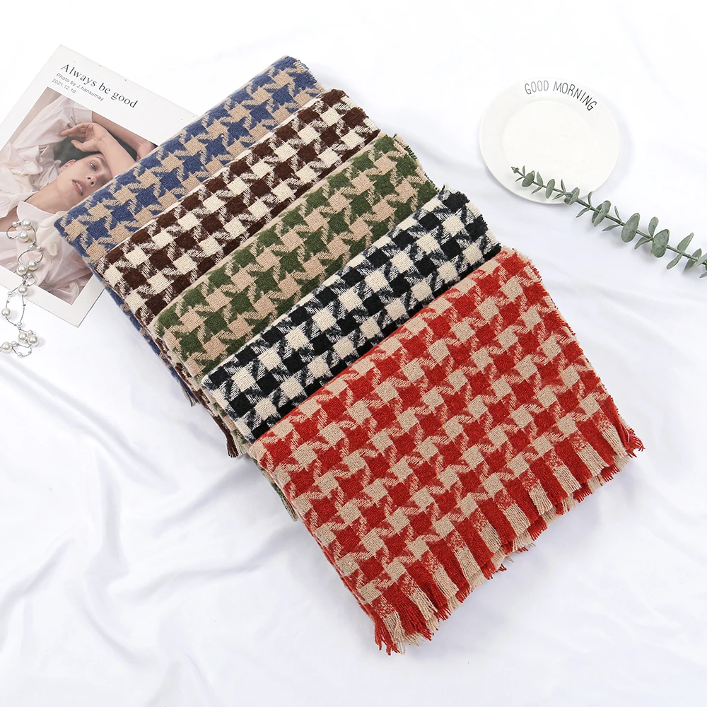 Рисунок 6 - Плотный теплый клетчатый зимний шарф