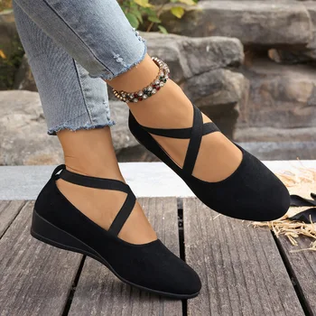 New Arrival 2026 Women's Loafers Roman Retro Style High Quality Large Size Casual Solid Color Dancing Shoes Comfortable 1