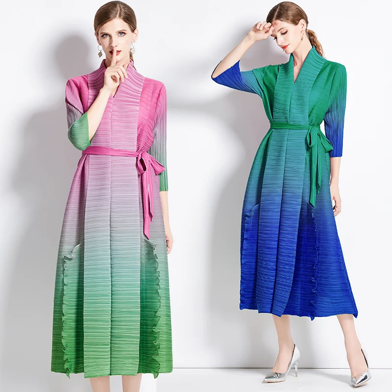 

Gradient Color Elegant Pleated Autumn Dress for Women 2023 V-neck Three Quarter Sleeve Stretchy A-Line Midi Dress