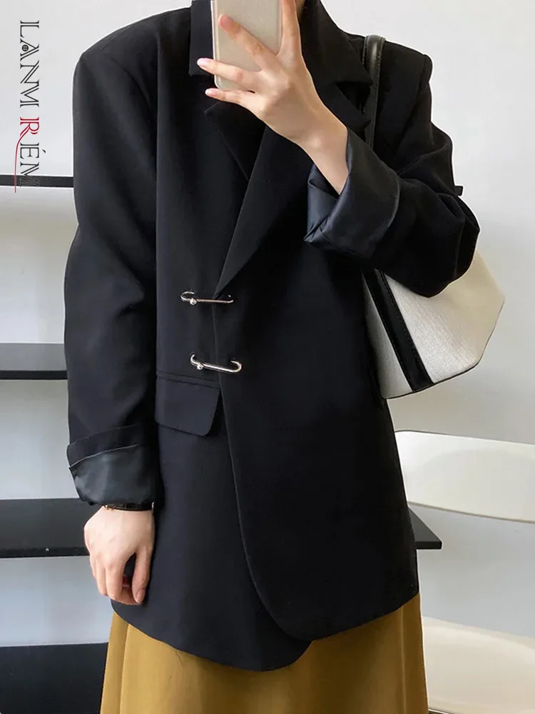 

[LANMREM] Office Lady Irregular Button Casual Blazer For Women Notched Long Sleeve Fashion Loose Female Jackets 2023 New Autumn