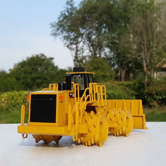 Diecast 1:50 Scale CAT 836H Landfill Compactor Bulldozer