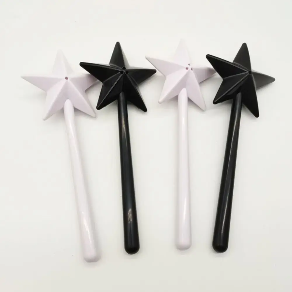 Creative Plastics Salt Shakers Refillable Star Seasoning Shaker Household Long Hand Salt Pepper Magic Wands BBQ Supplies Salt Shaker Salt Pepper Shakers