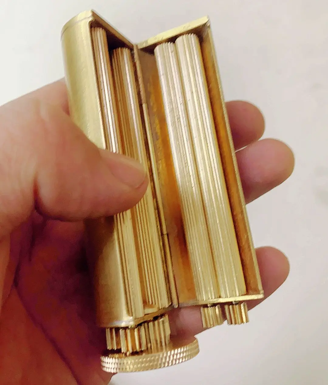 AntiqueStyleBrassMaterialManualMechanicalCigaretteRollerRetroCollection.jpg